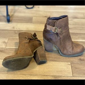 Size 9 tan boots. Almost new non smoking home. I have too many shoes!